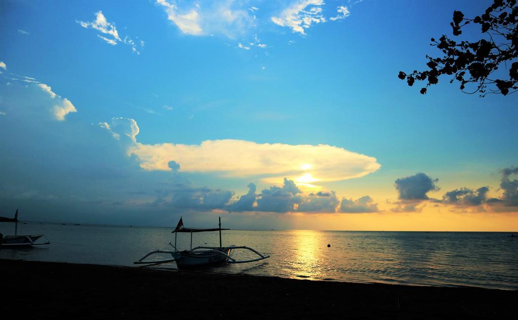 Bali Taman Beach Resort & Spa Lovina Pabean Buleleng Exterior foto